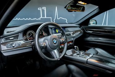 BMW 730