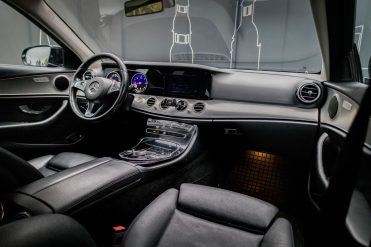 MERCEDES BENZ E220 D