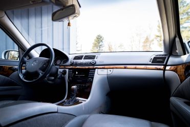 MERCEDES BENZ E270