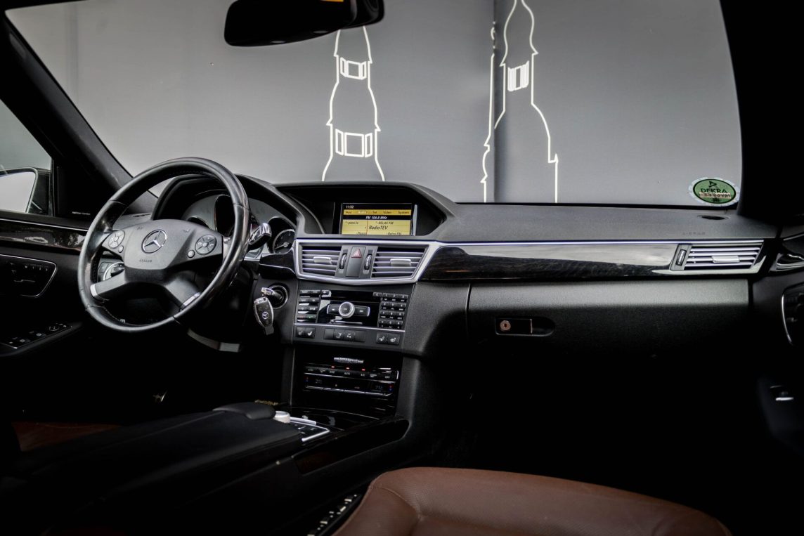 MERCEDES BENZ E350