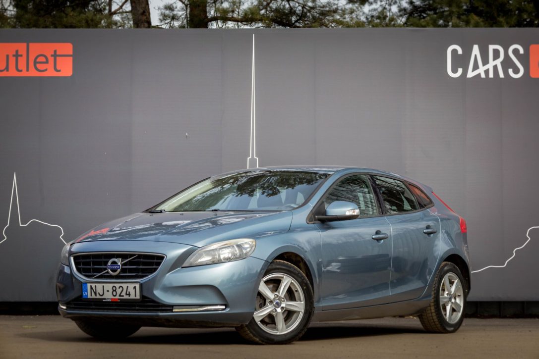 VOLVO V40
