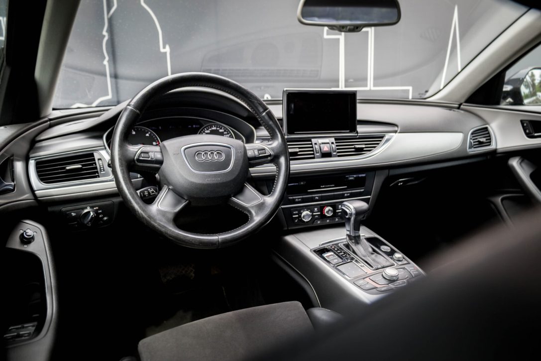 AUDI A6 LIMOUSINE