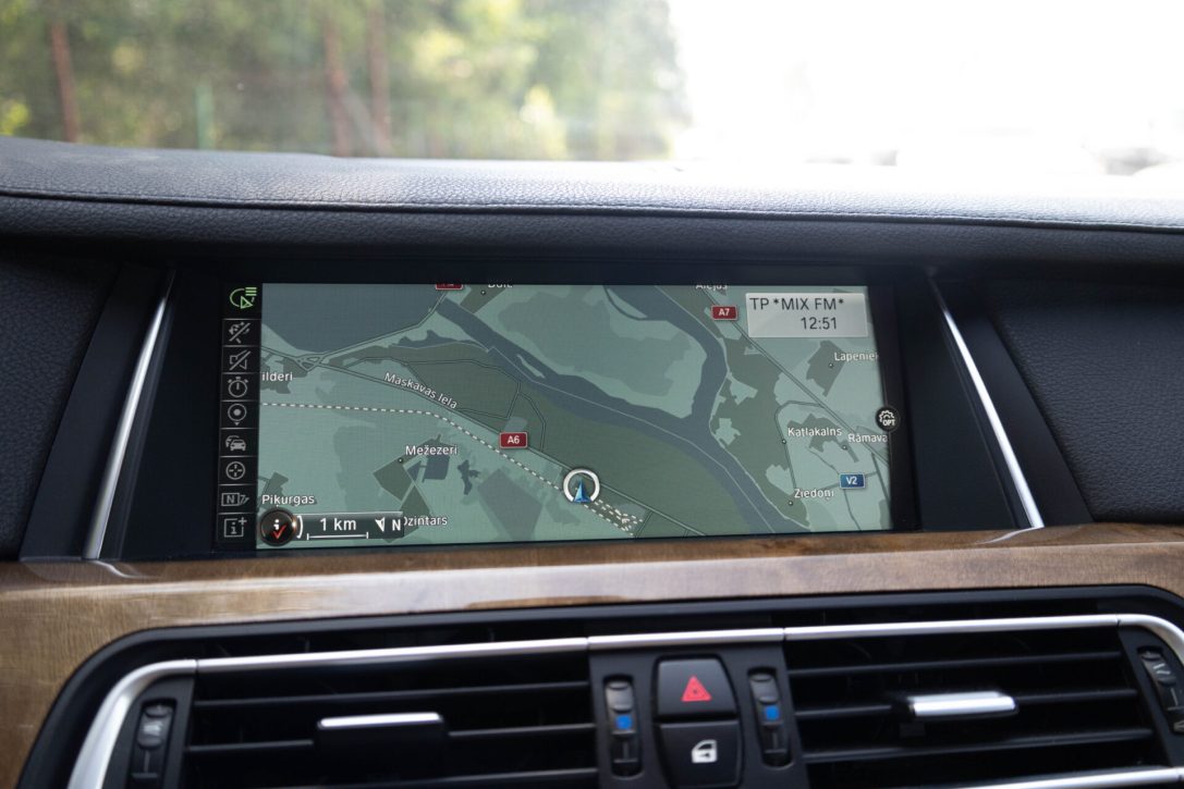 BMW 730