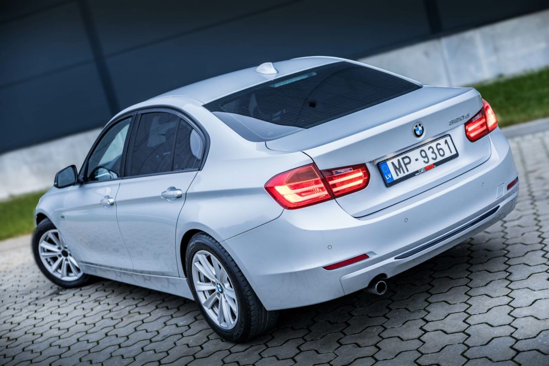 BMW 320