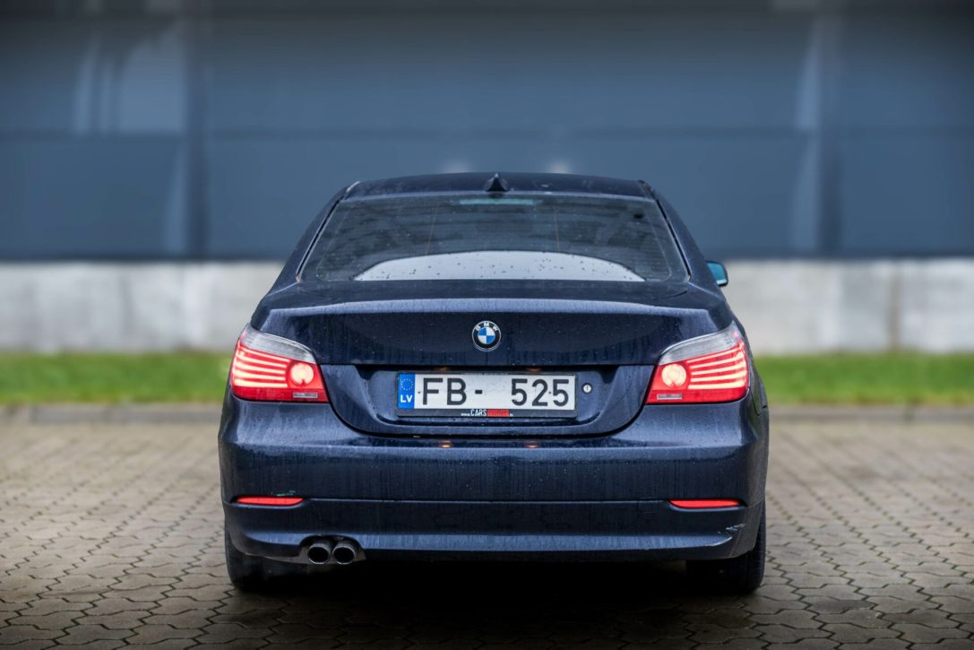 BMW 523