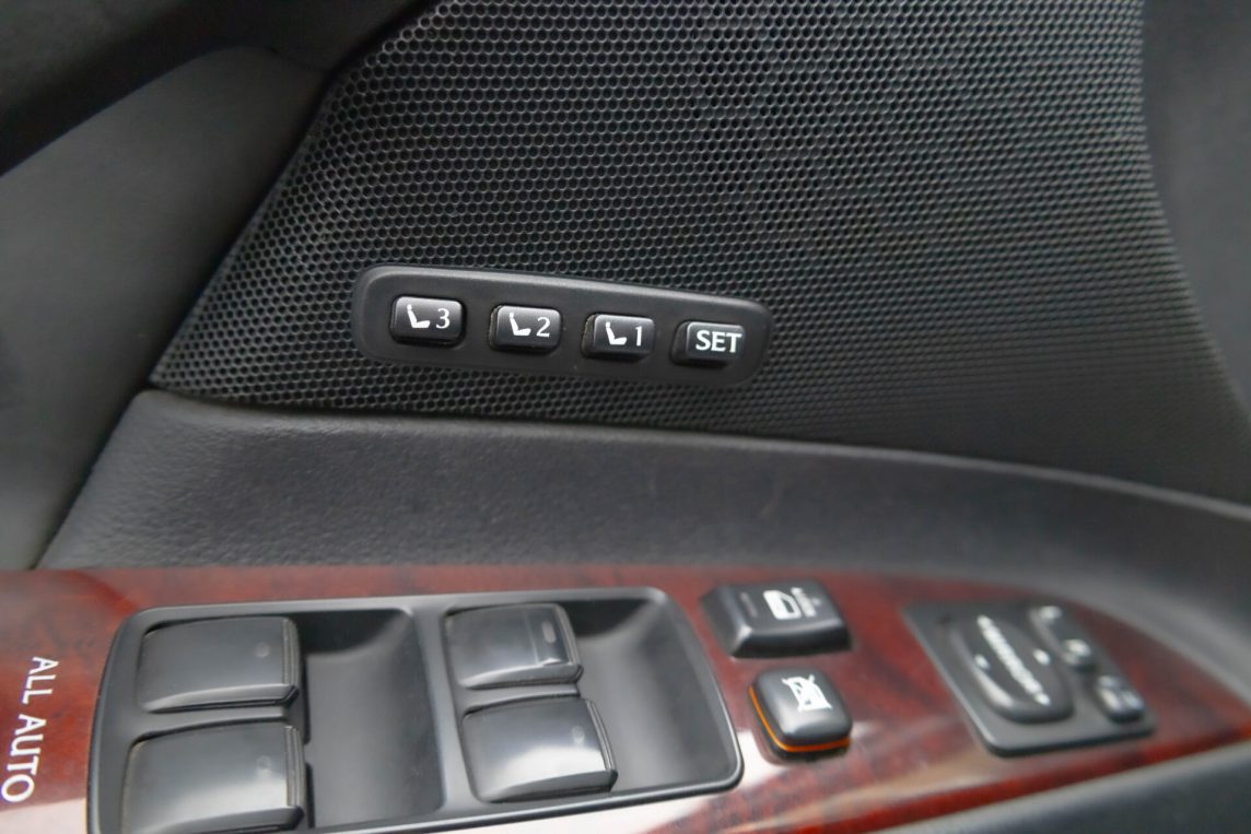 LEXUS IS 220