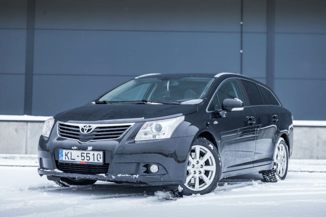 TOYOTA AVENSIS