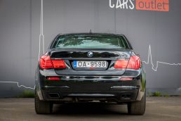 BMW 730