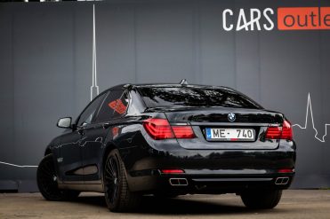 BMW 740