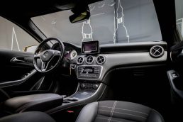 MERCEDES BENZ A180