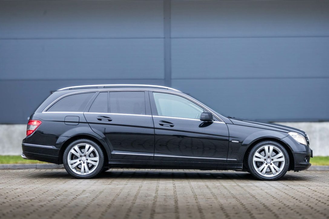 MERCEDES BENZ C320