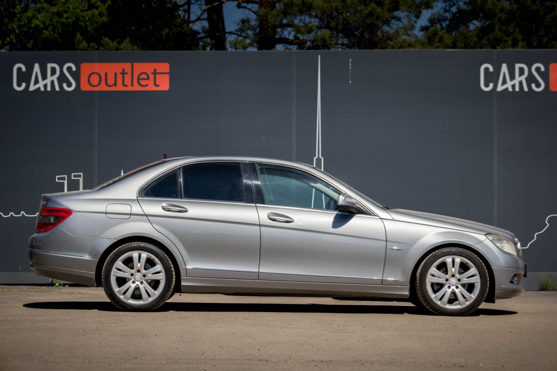MERCEDES BENZ C220