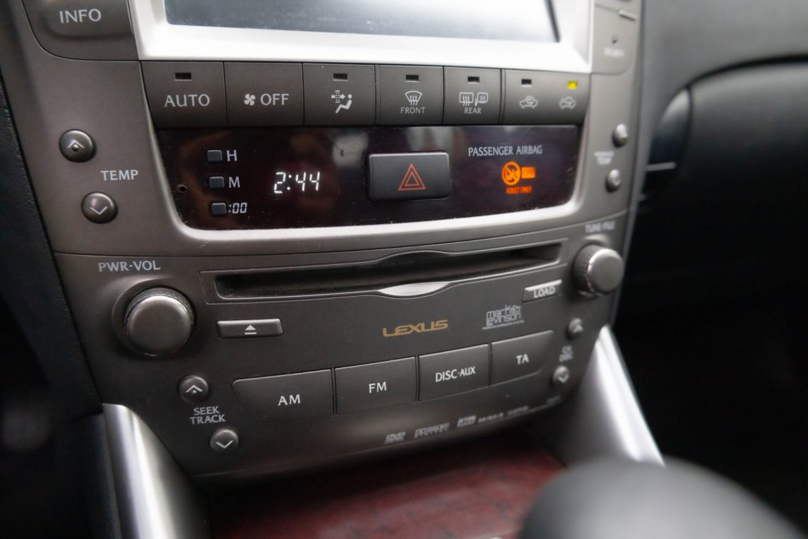 LEXUS IS 220
