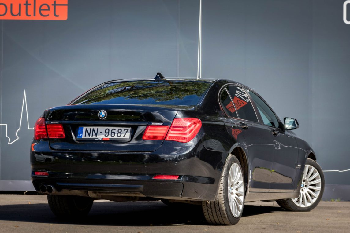 BMW 730