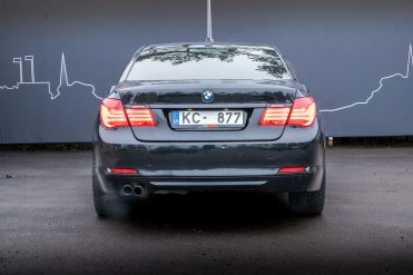 BMW 730