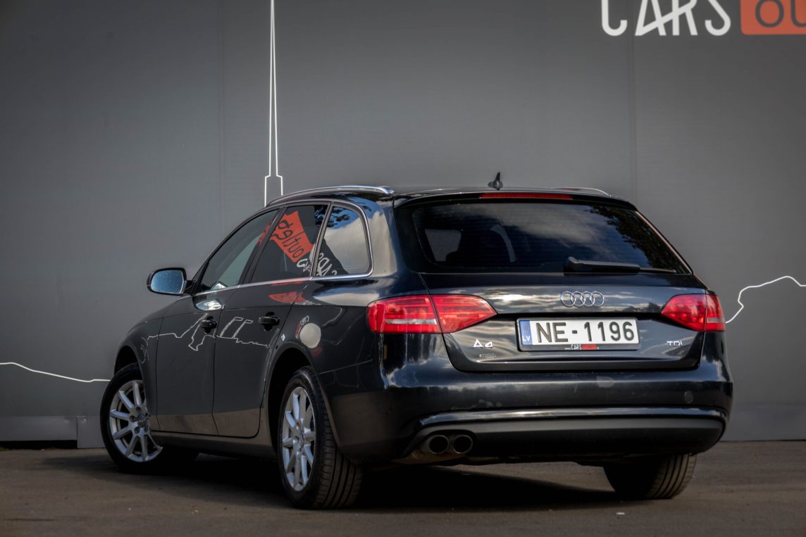 AUDI A4 AVANT