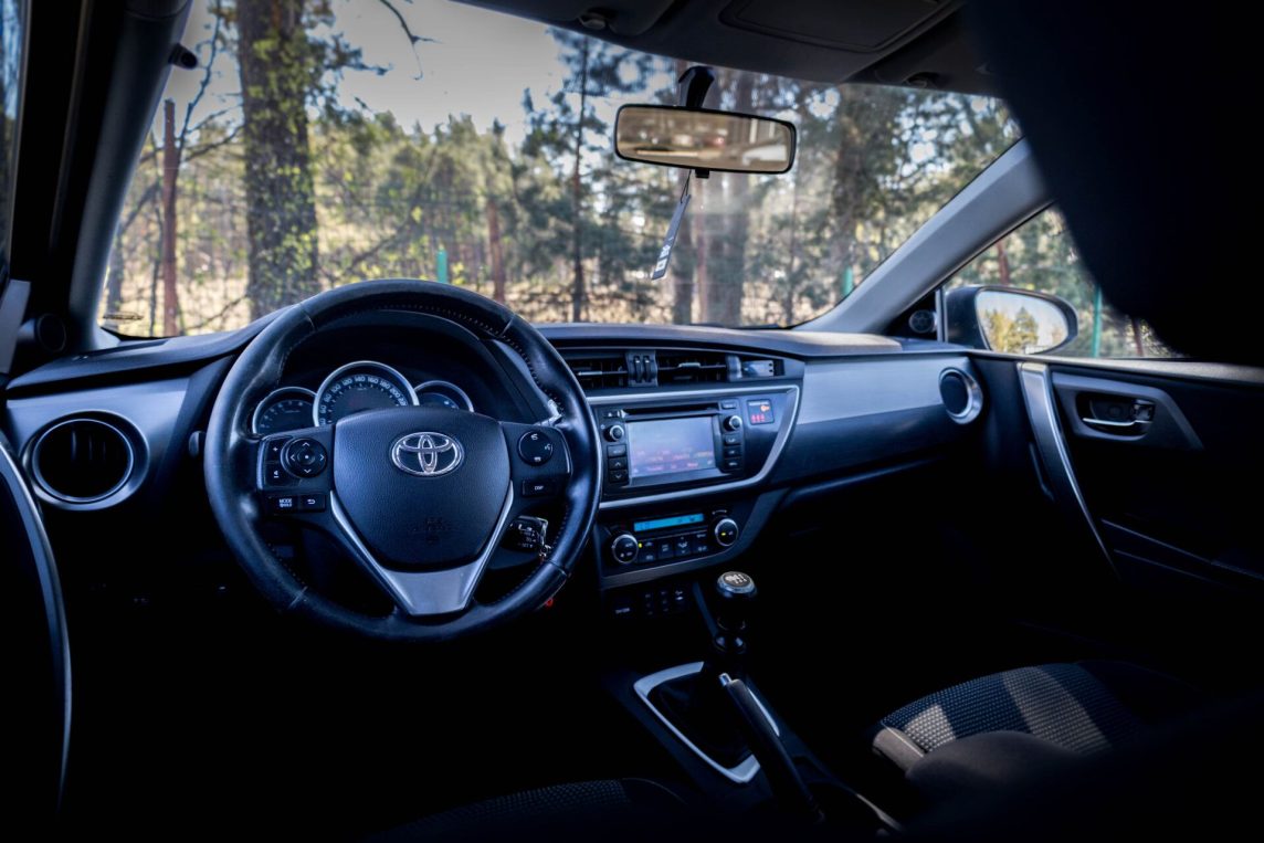 TOYOTA AURIS