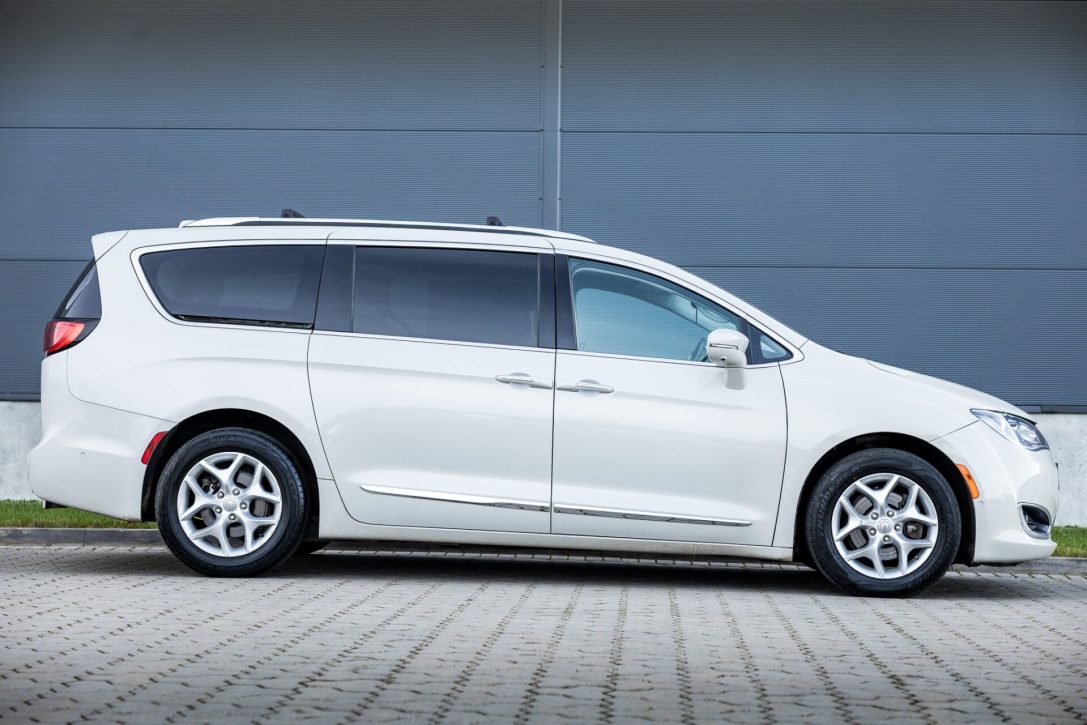 CHRYSLER PACIFICA