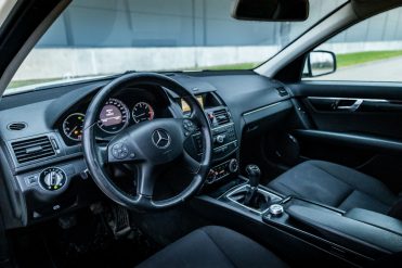 MERCEDES BENZ C200