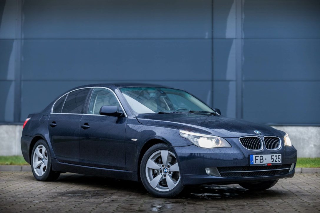 BMW 523