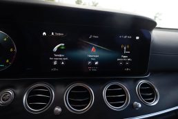 MERCEDES BENZ E220 D