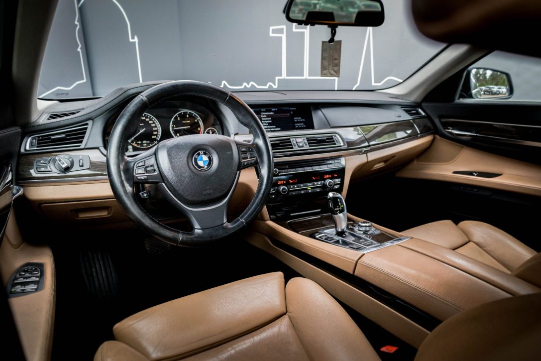 BMW 730