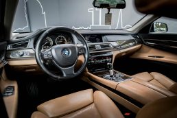 BMW 730