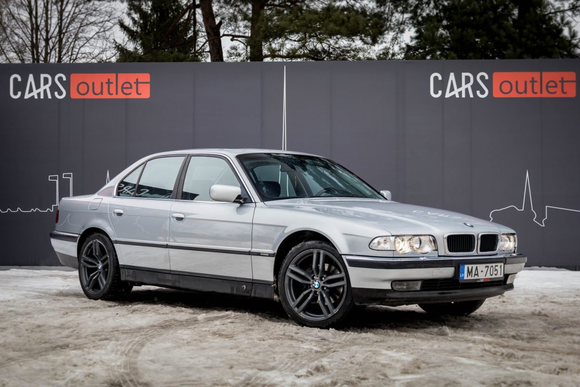 BMW 728