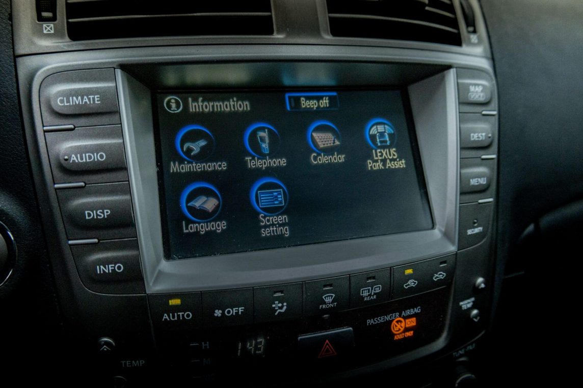 LEXUS IS 220