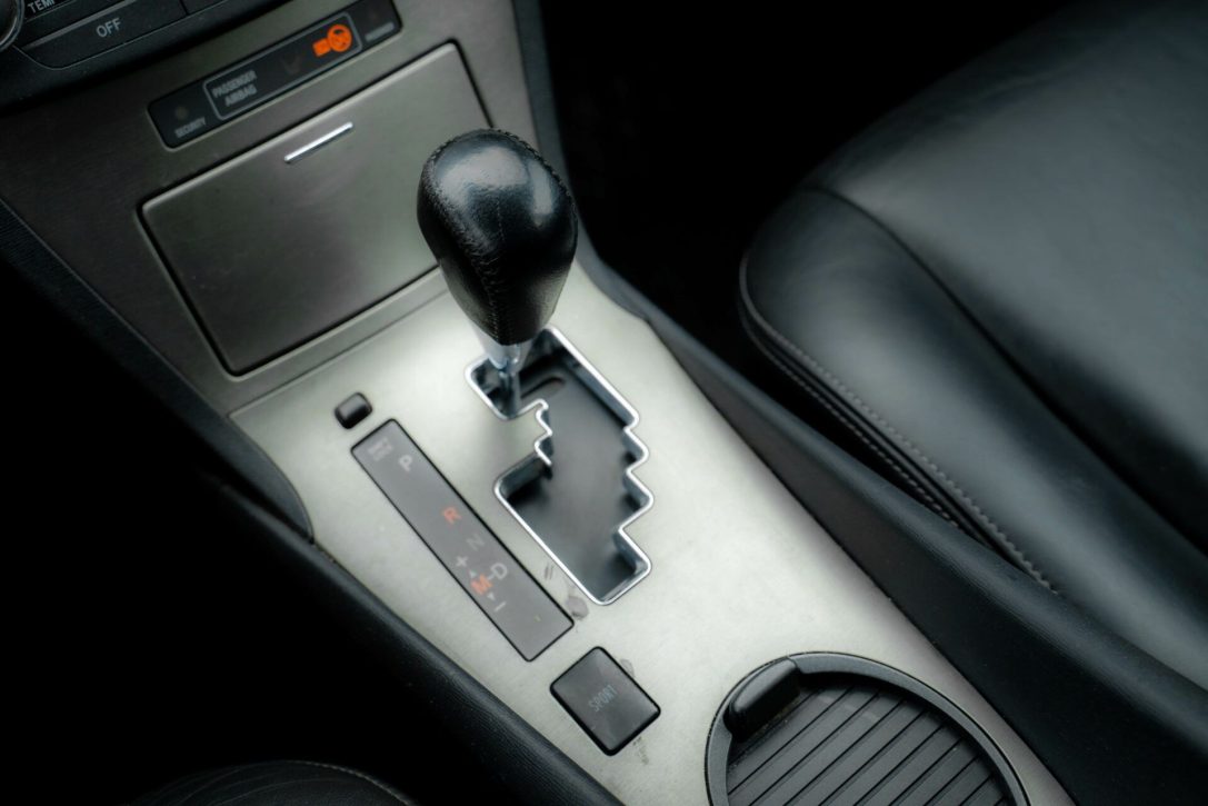 TOYOTA AVENSIS
