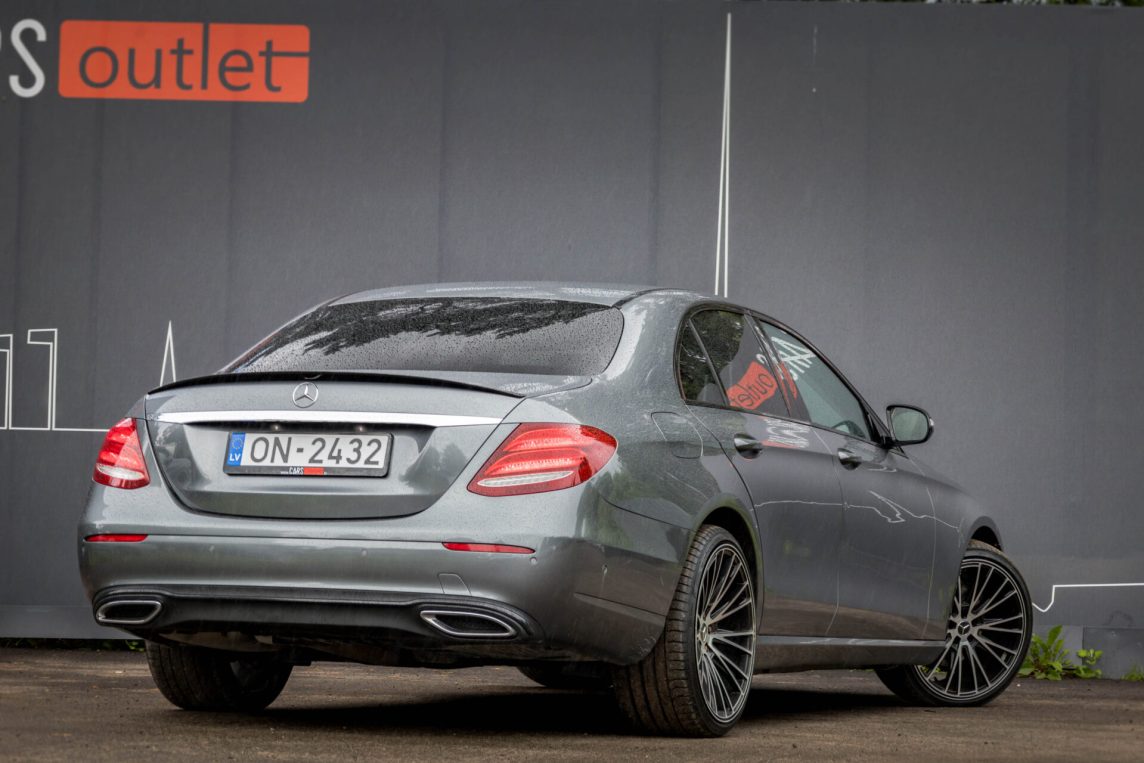 MERCEDES BENZ E200 D