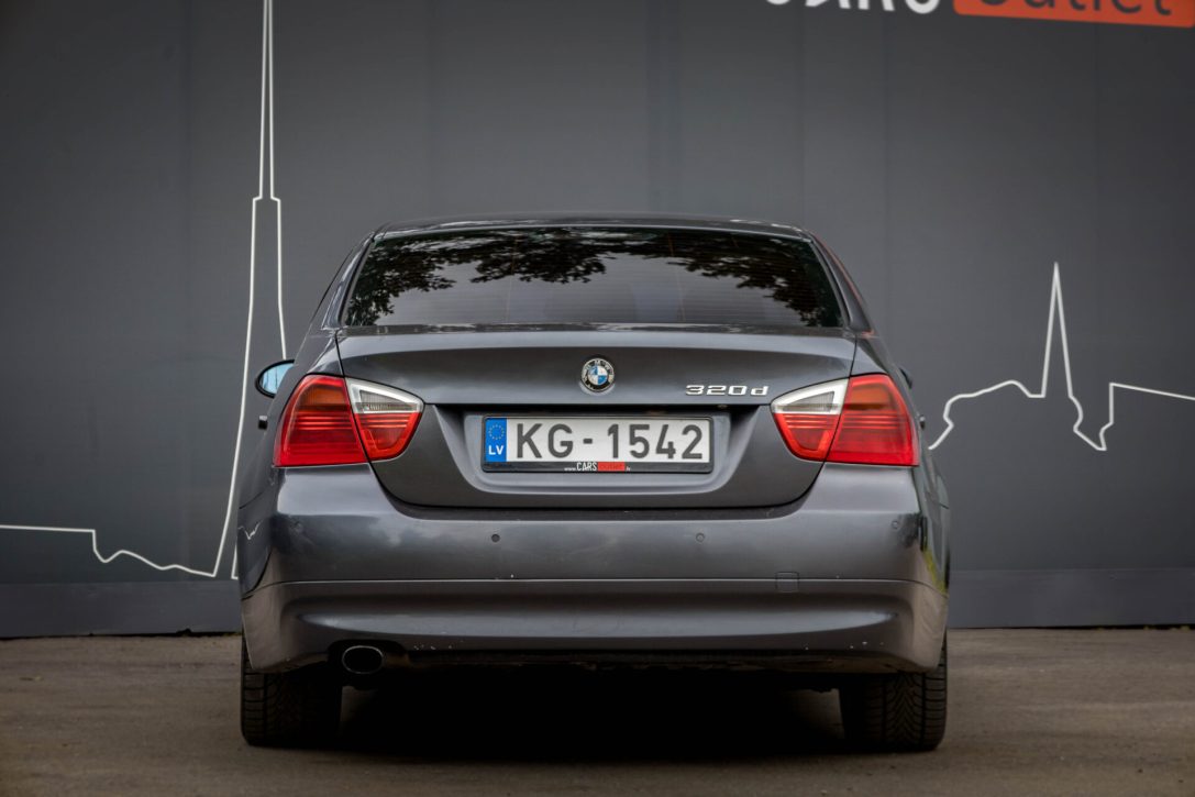 BMW 320