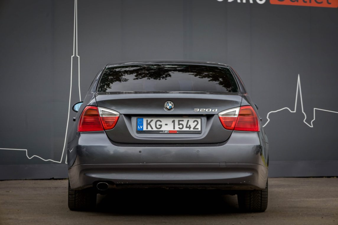 BMW 320