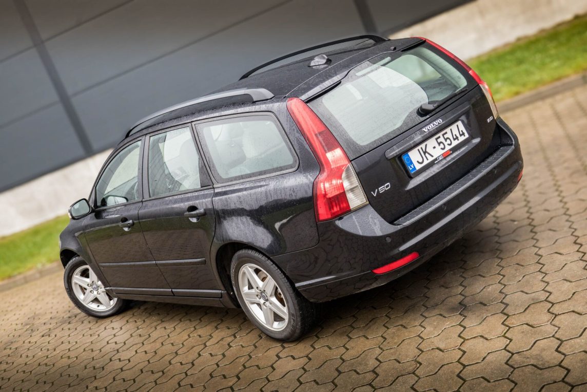 VOLVO V50
