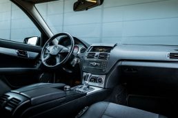 MERCEDES BENZ C320