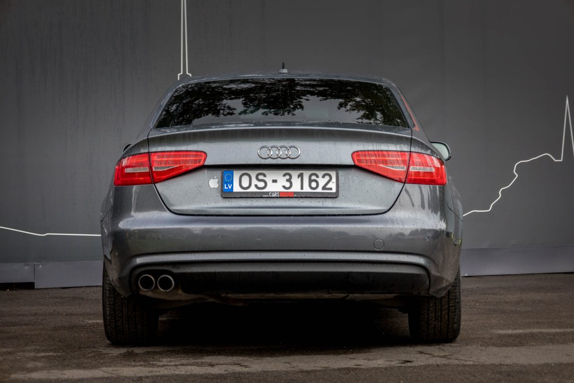 AUDI A4 LIMOUSINE