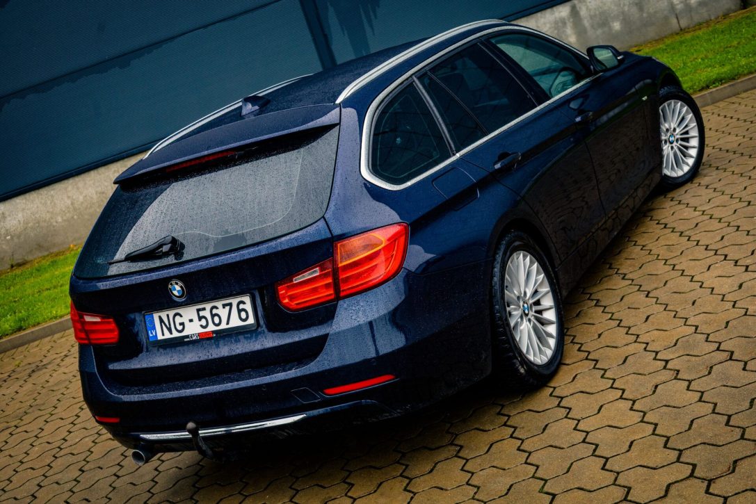 BMW 320