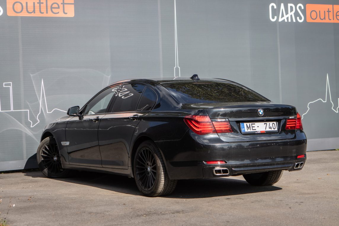 BMW 740