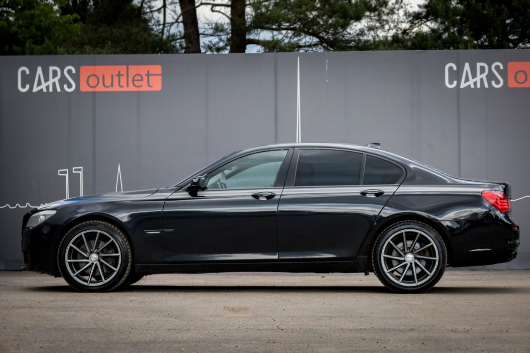 BMW 730