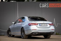 MERCEDES BENZ E220 D