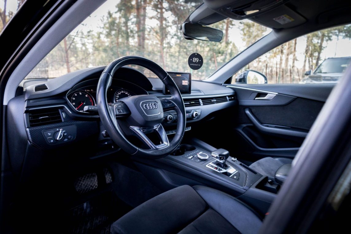 AUDI A4 AVANT