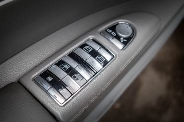 MERCEDES BENZ S320