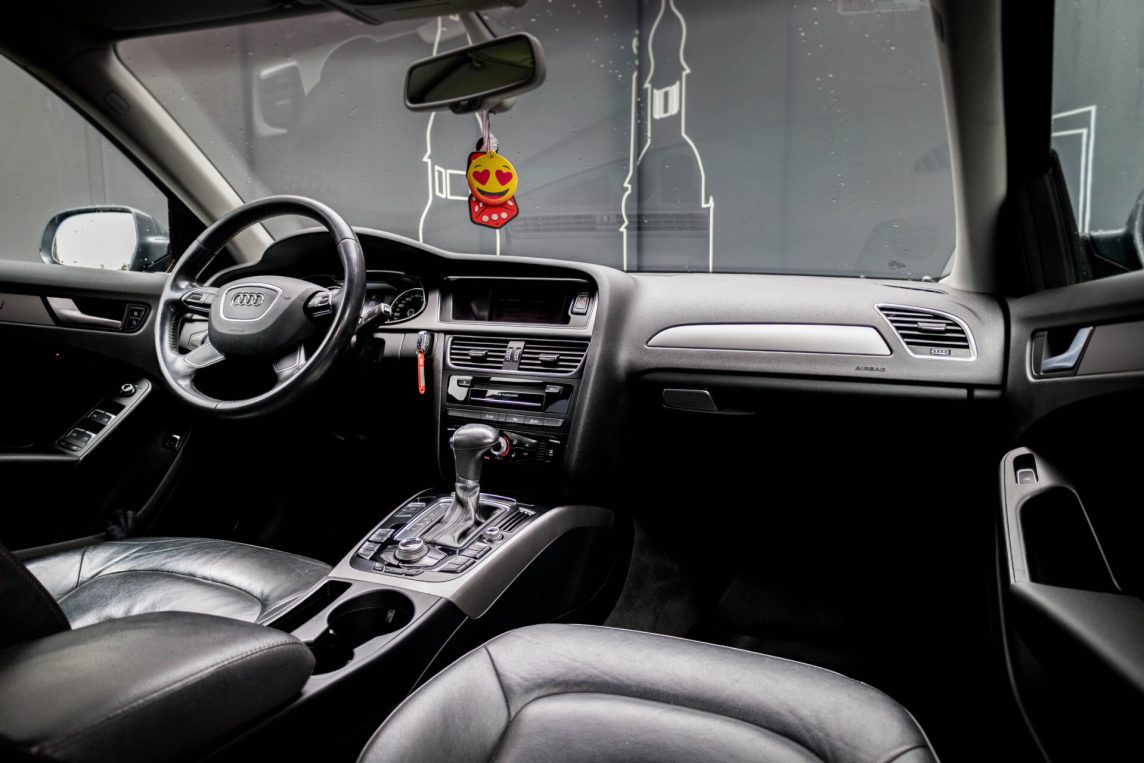 AUDI A4 LIMOUSINE