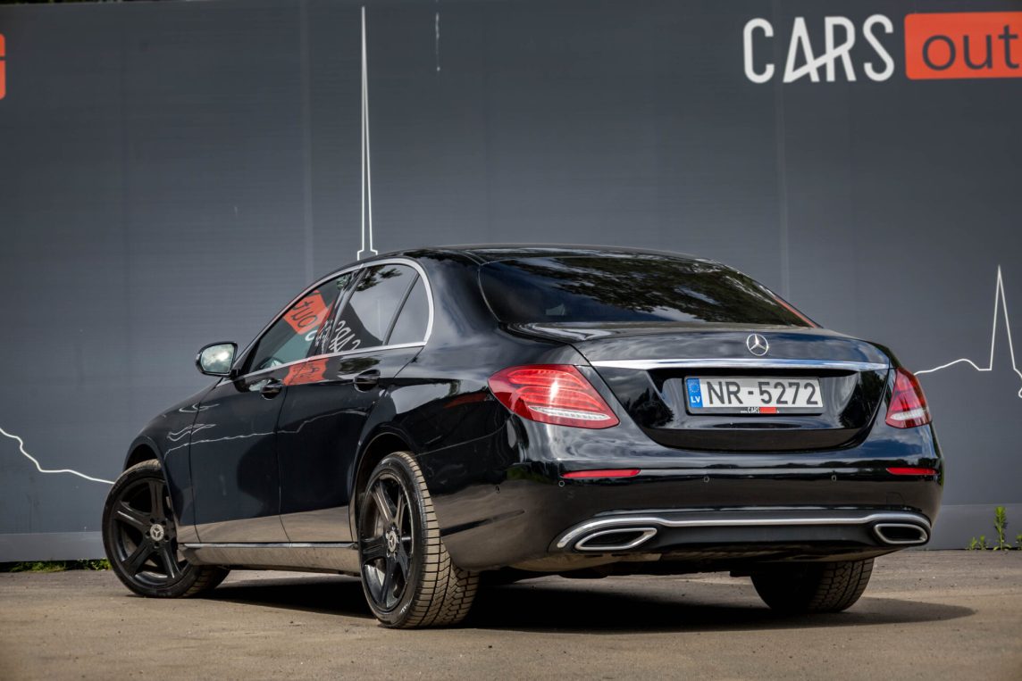 MERCEDES BENZ E220 D