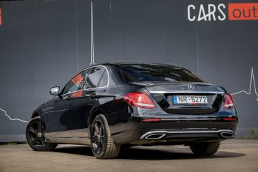 MERCEDES BENZ E220 D