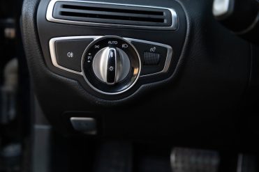 MERCEDES BENZ C220