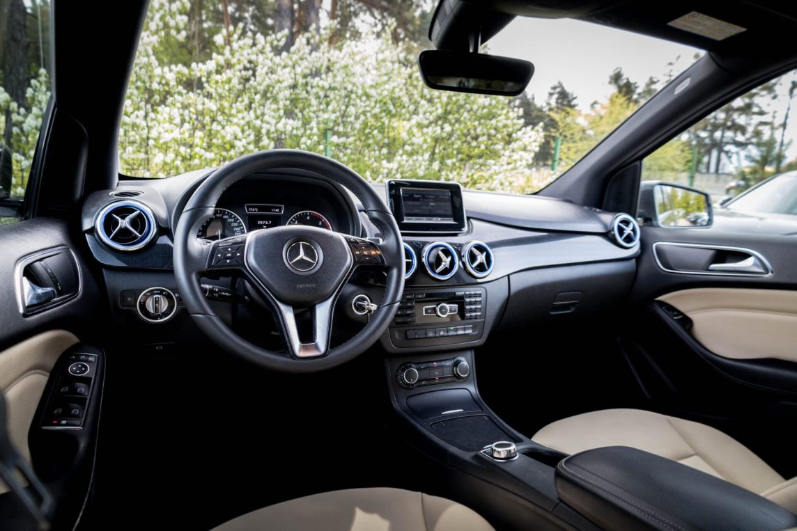 MERCEDES BENZ B 180