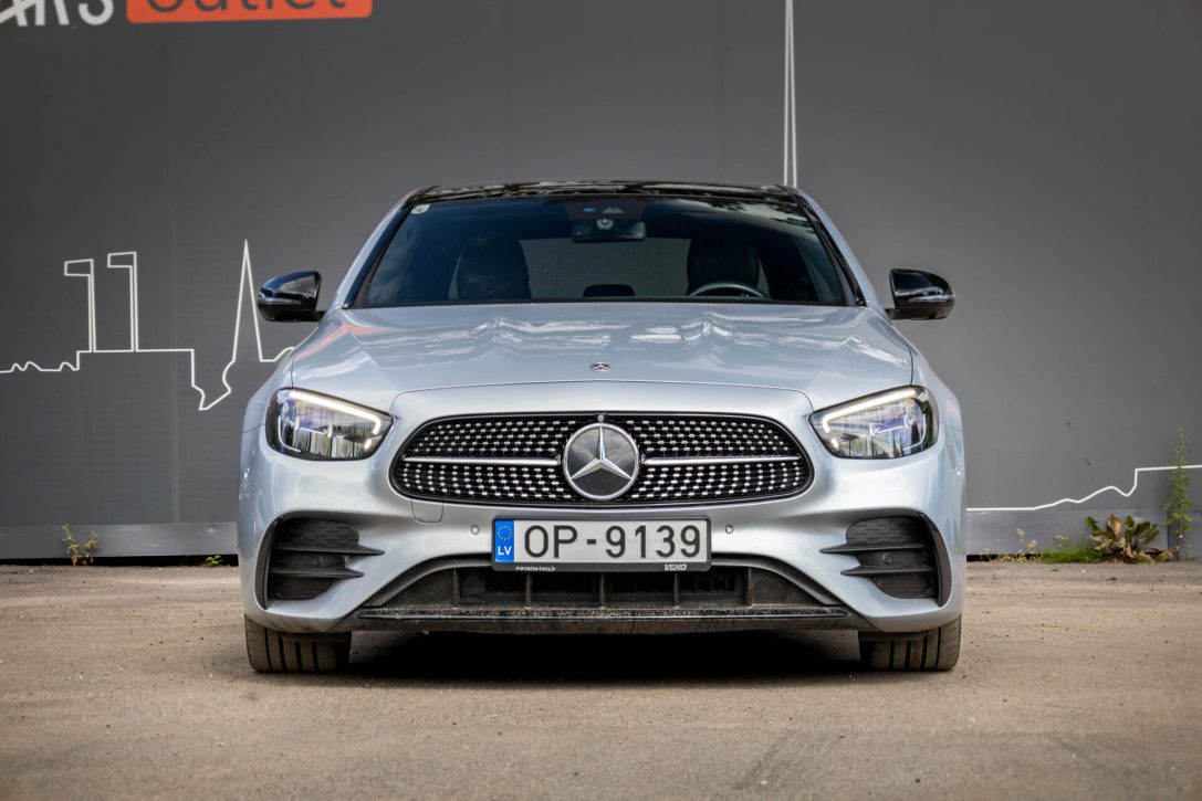 MERCEDES BENZ E220 D