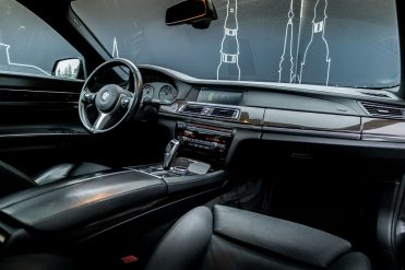 BMW 730