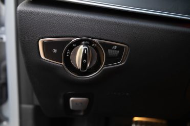 MERCEDES BENZ E220 D